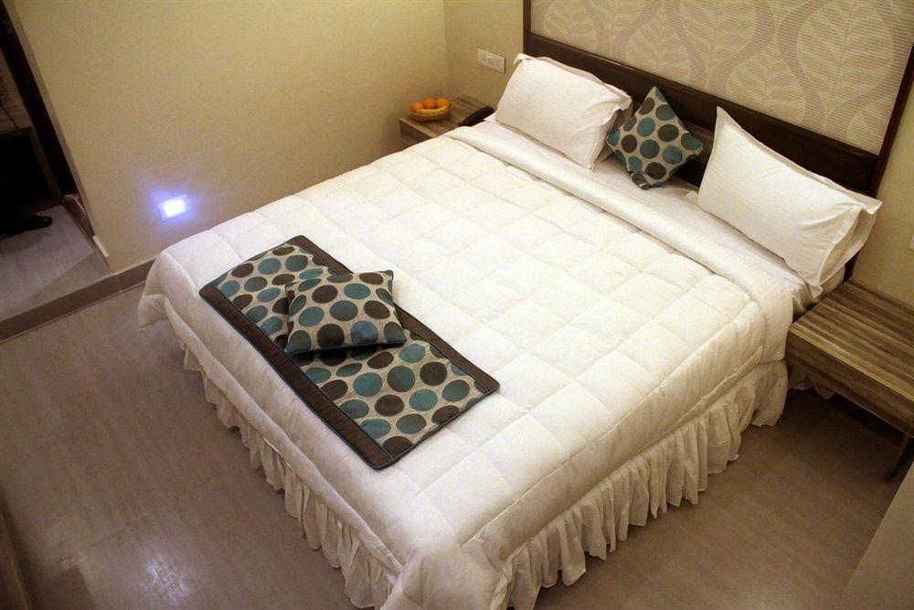 Buhari Royale Boutique Hotel Chennai Esterno foto